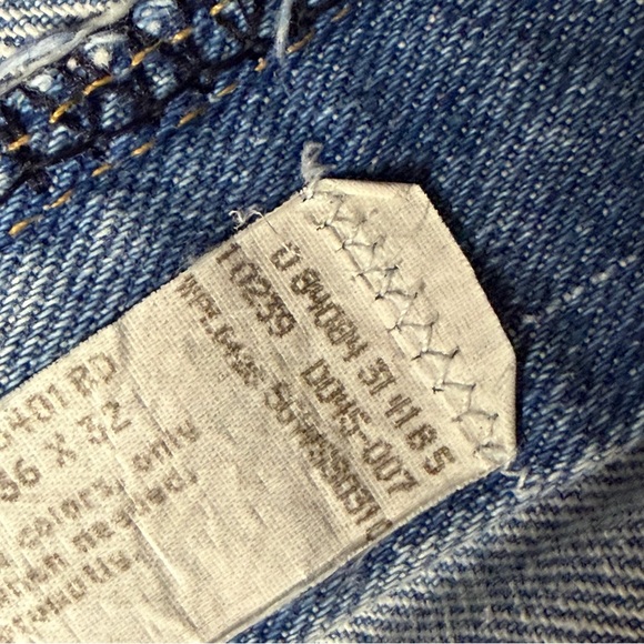 Vintage Wrangler Authentic Jeans Mens 36x32 Light Wash Blue Tapered USA Denim - Picture 9 of 16